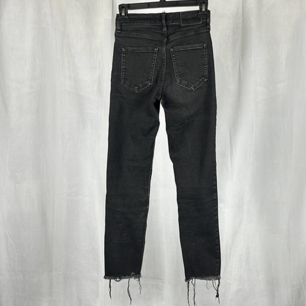 Everlane High Rise Slim Straw Raw Hem Cigarette Jeans in‎ Black. - Picture 3 of 10